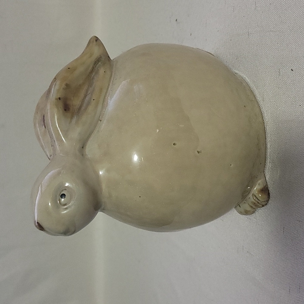 Melrose Beige Rabbit Statue - Picture 2 of 4